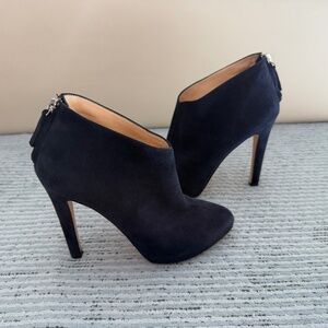 Barney’s of New York suede boots size 7